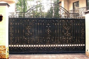 Фото откатных металлических ворот