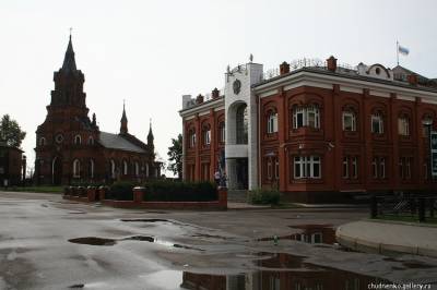 Картинка расписных деревянных княжьих ворот