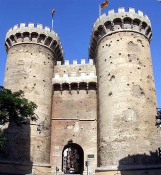 Ворота с башнями куарт (torres de quart),